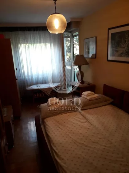 Partizanskih baza | 4zida.rs