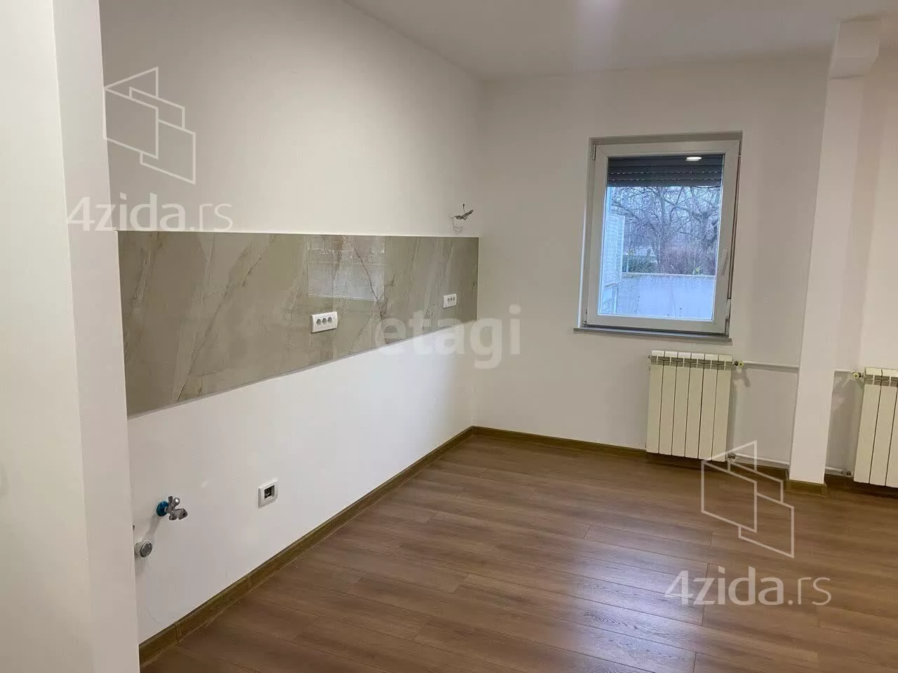 Petosoban stan | 4zida