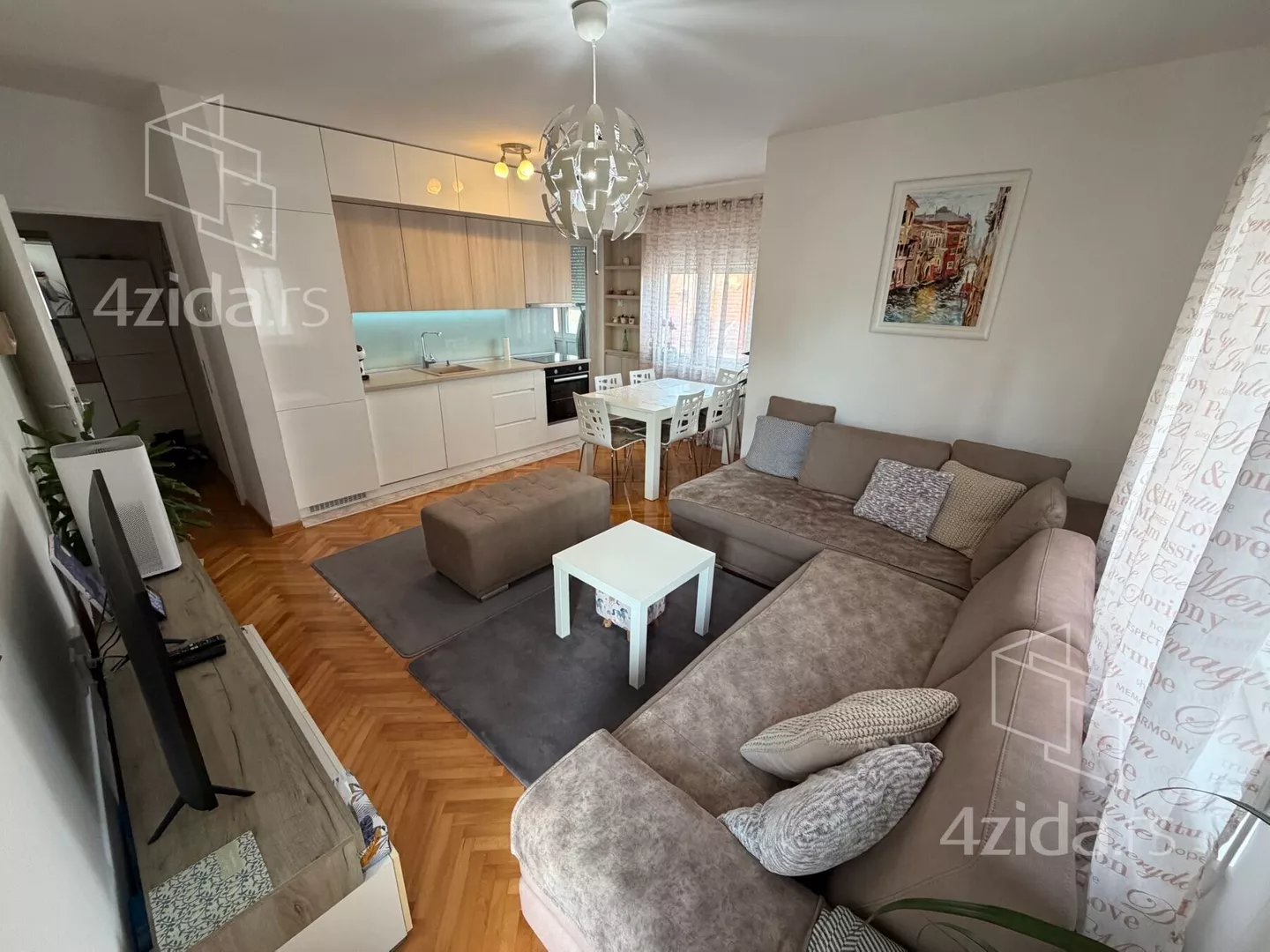 Dvoiposoban stan | 4zida