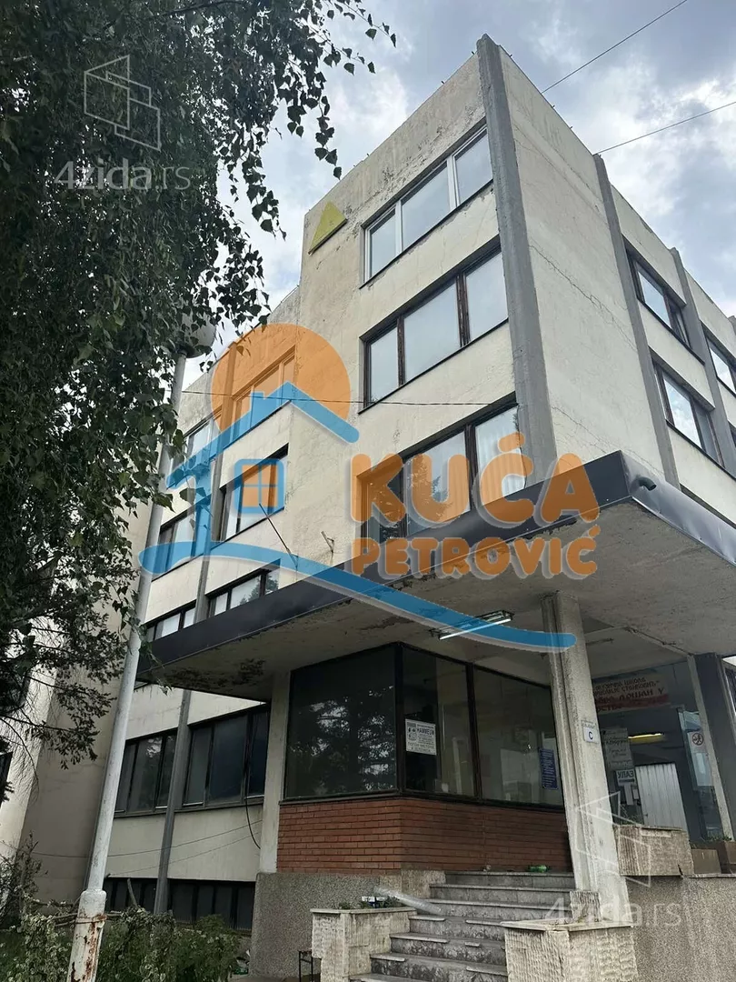 Lokal | 4zida