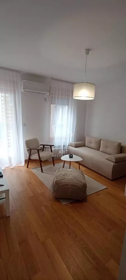 Cara Dušana | 4zida.rs