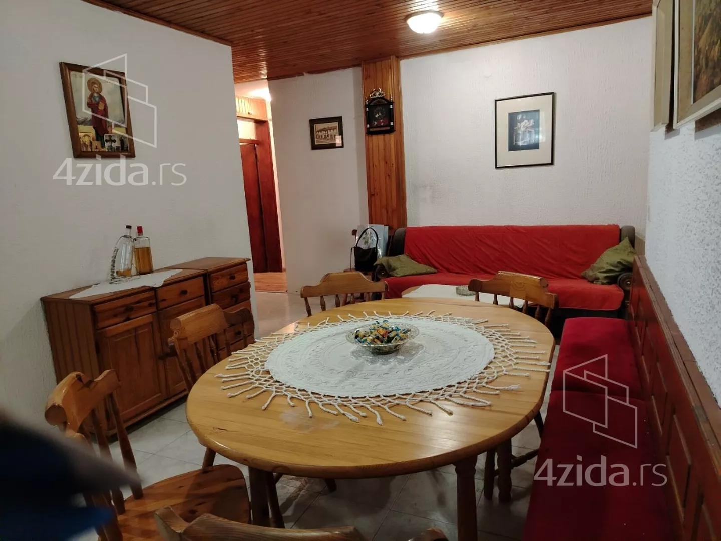 Troiposoban stan | 4zida