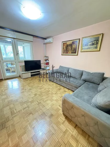 Prvomajska | 4zida.rs