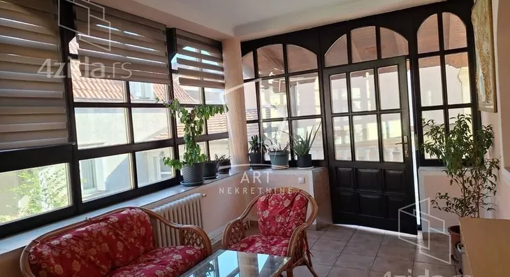 Petosoban stan | 4zida