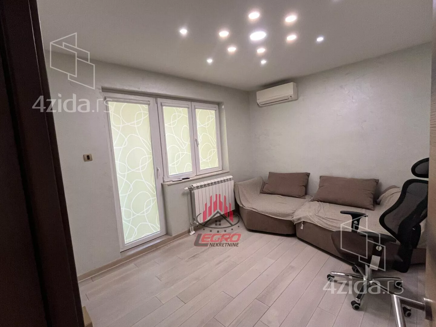 Petoiposoban stan | 4zida