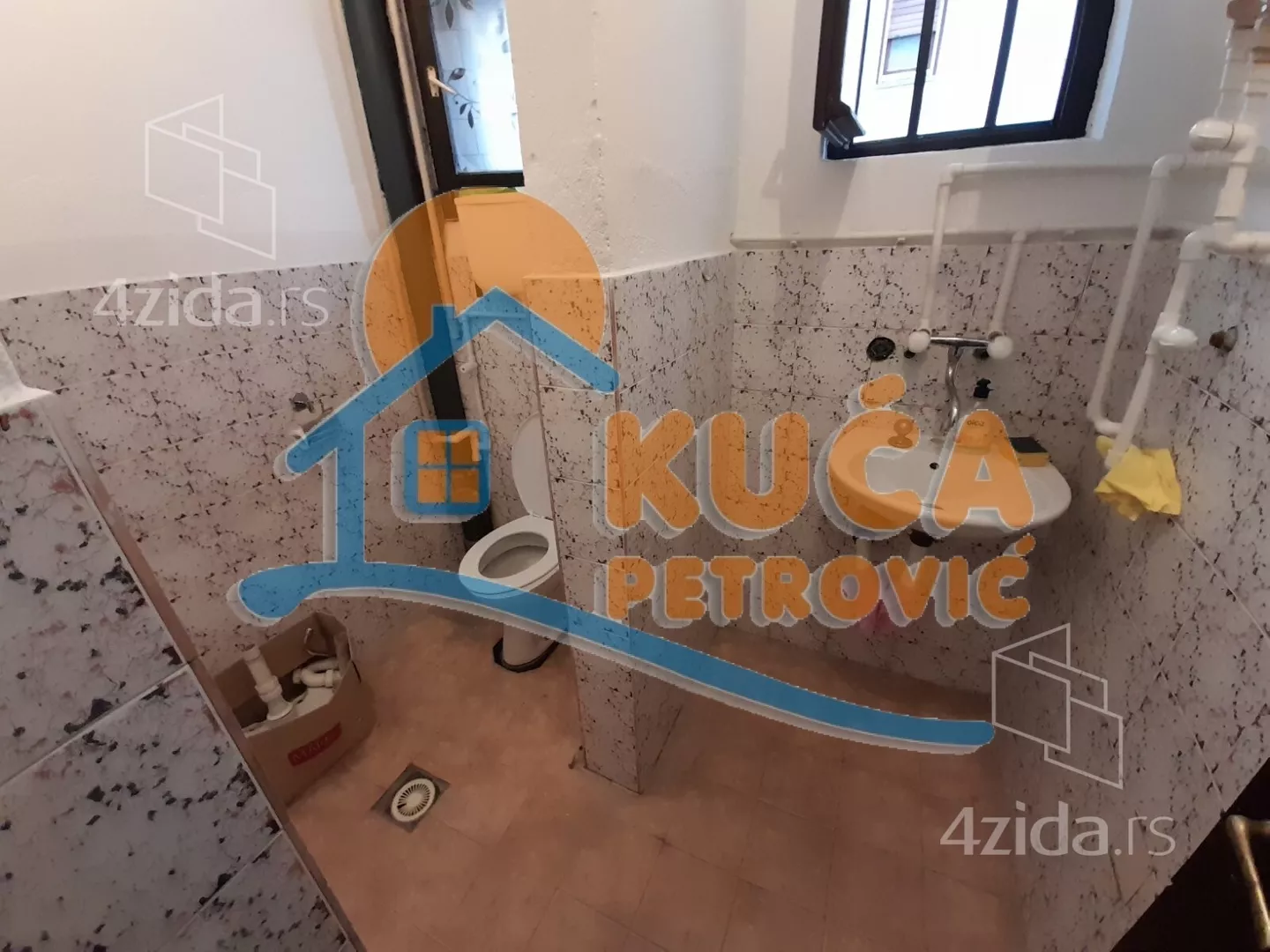 Lokal | 4zida