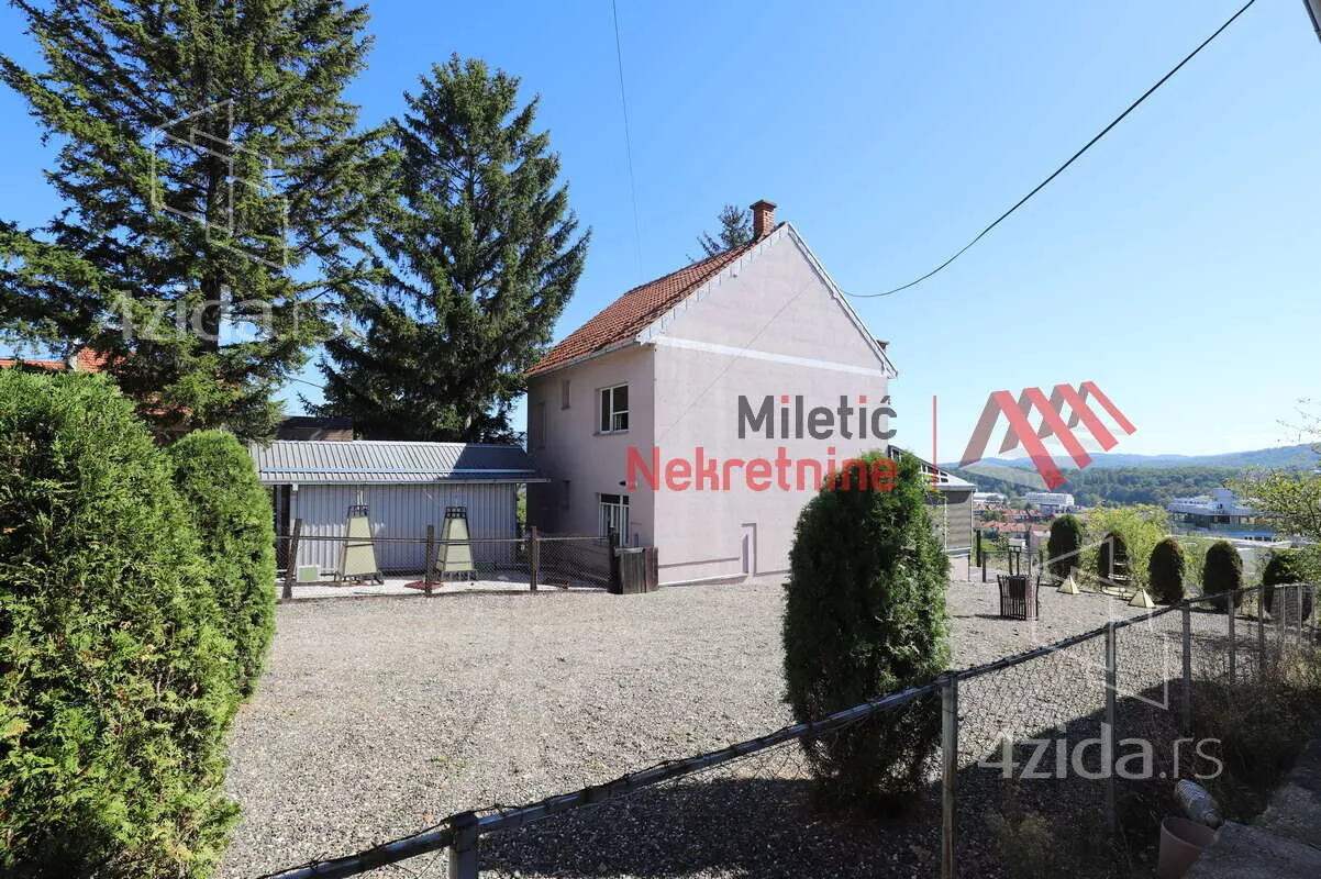 3-etažna kuća | 4zida