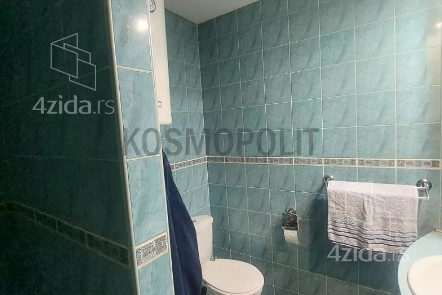 Šestosoban stan | 4zida