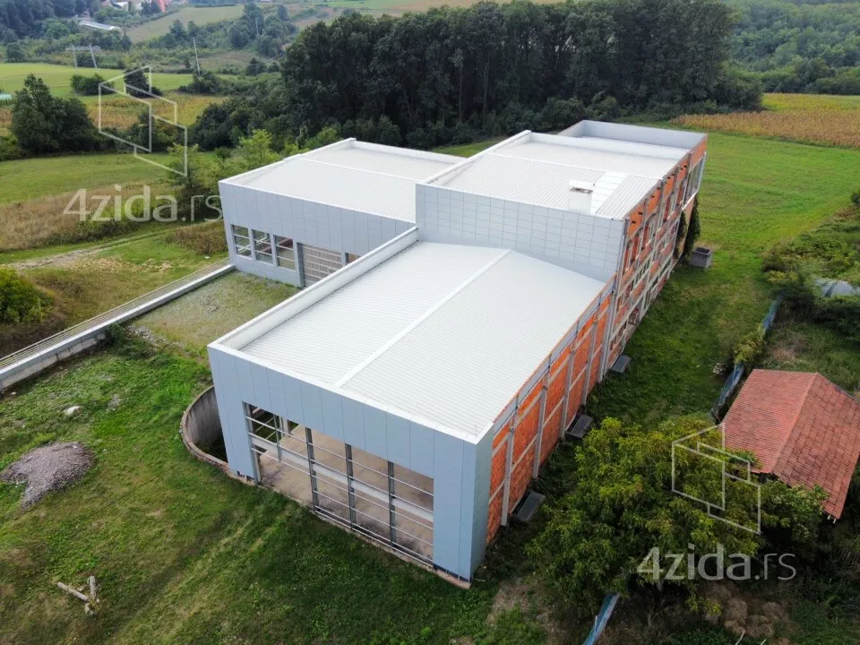 Poslovna zgrada | 4zida