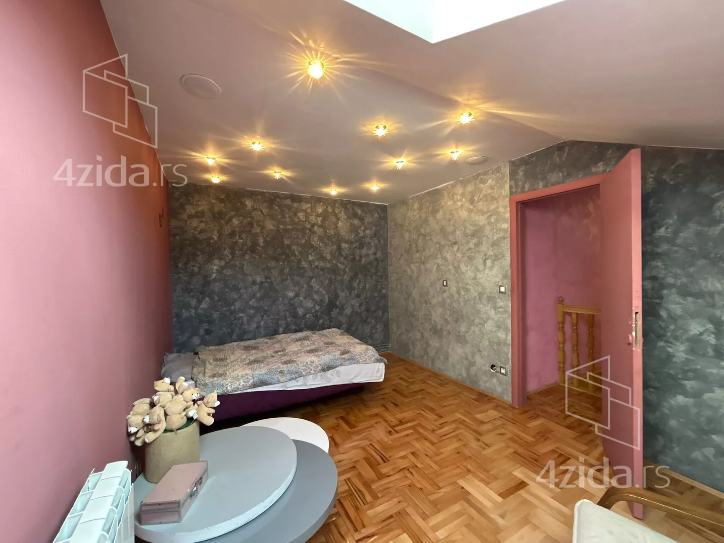 Četvoroiposoban stan | 4zida