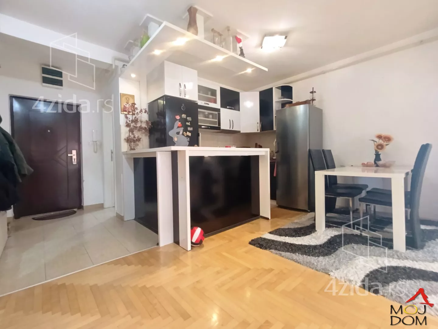 Dvoiposoban stan | 4zida