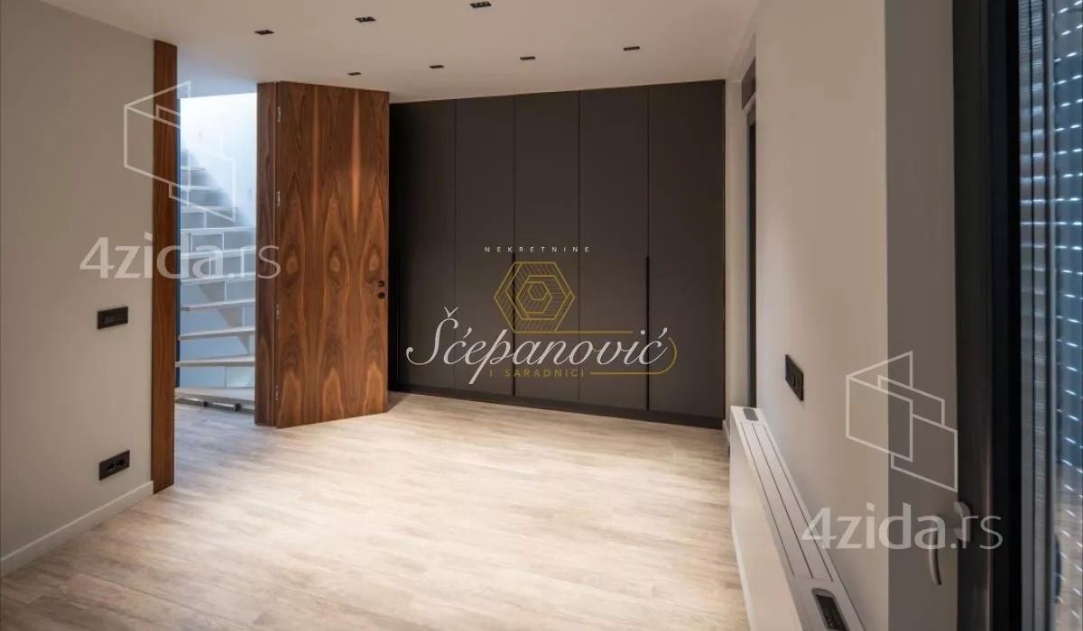 Petosoban stan | 4zida