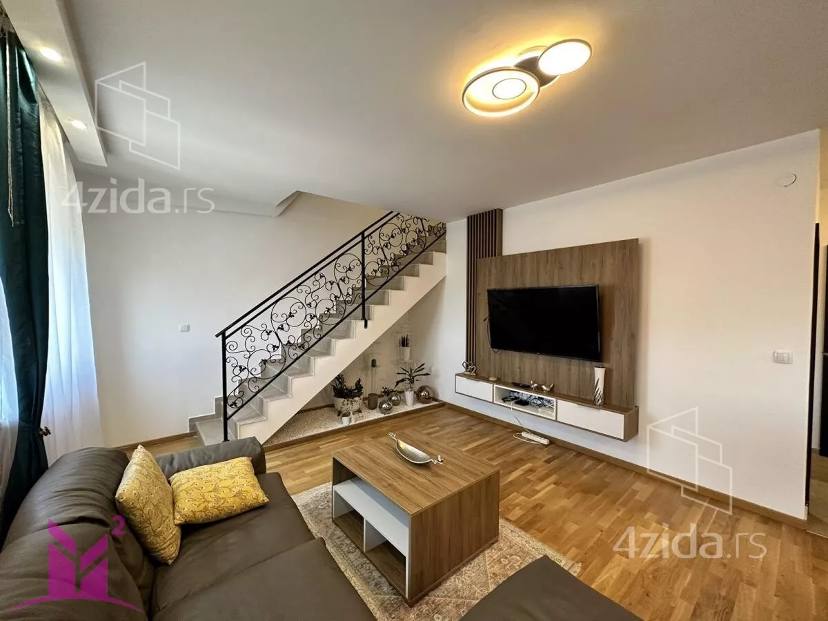 Petosoban stan | 4zida