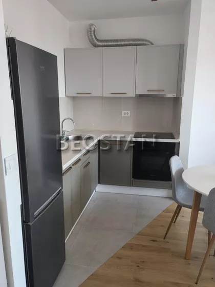 Zivka Petrovica | 4zida.rs