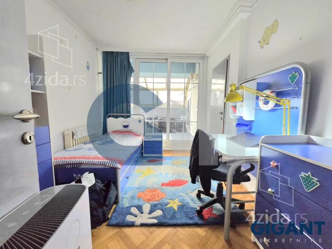 Petosoban stan | 4zida