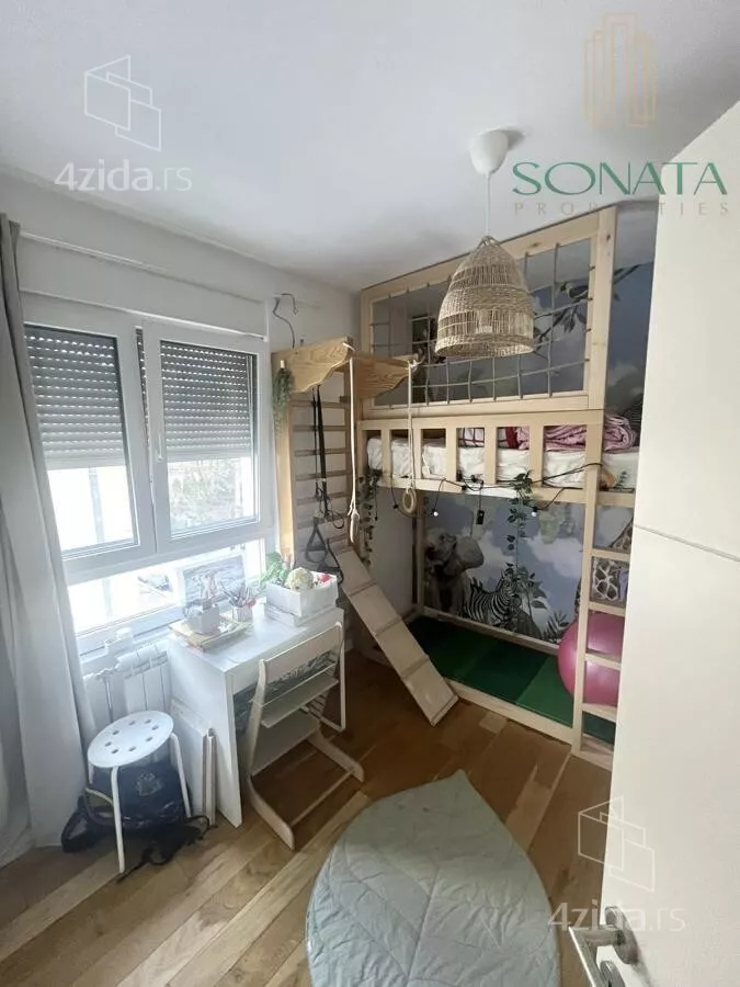 Troiposoban stan | 4zida