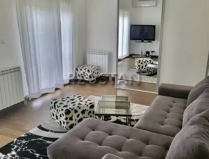 Zivka Petrovica | 4zida.rs