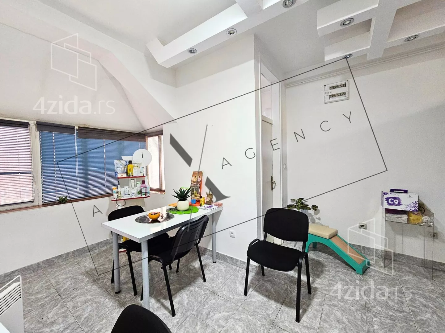 Poslovni prostor | 4zida