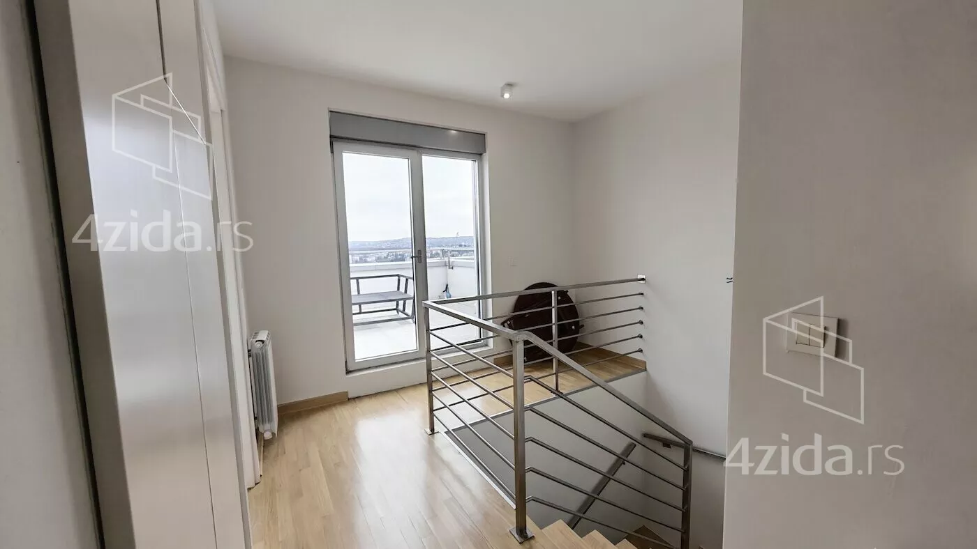 Četvoroiposoban stan | 4zida