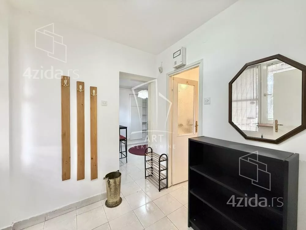 Lokal | 4zida