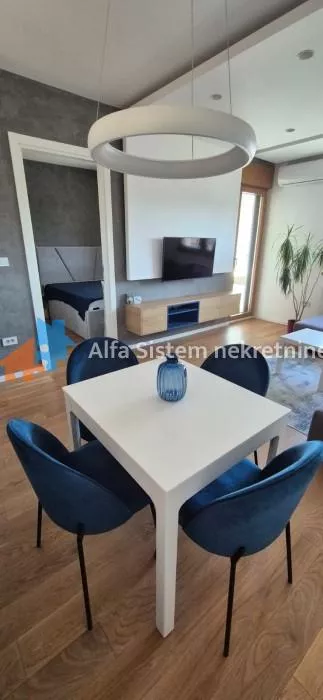 Autokomanda | 4zida.rs