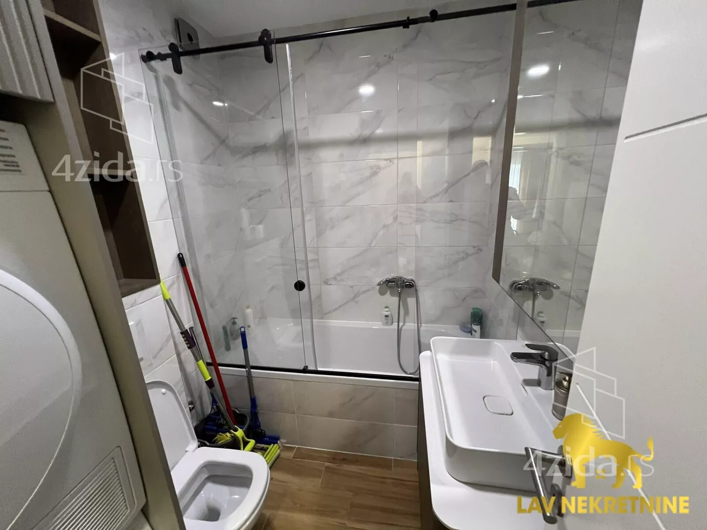 Troiposoban stan | 4zida