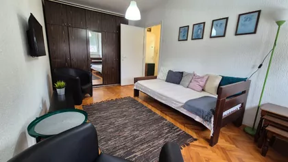 Crvene Zastave | 4zida.rs