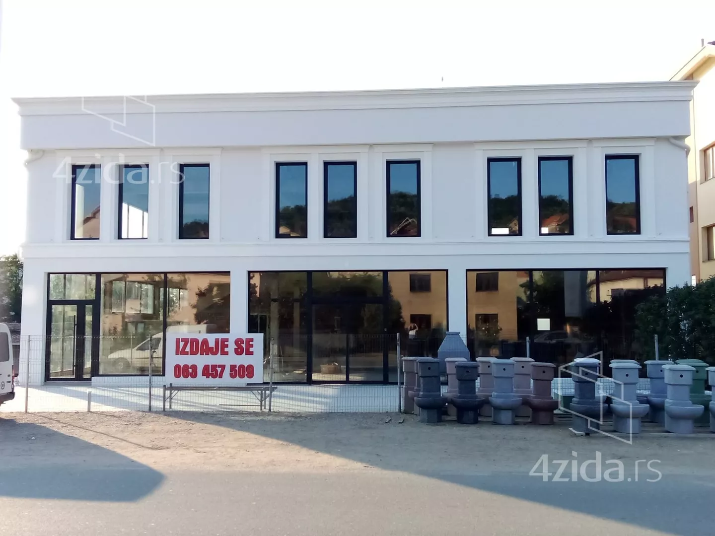 Poslovna zgrada | 4zida