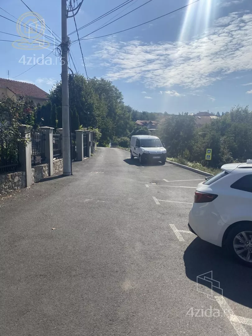 Plac | 4zida