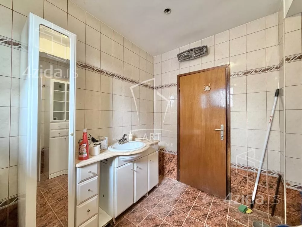 4-etažna kuća | 4zida