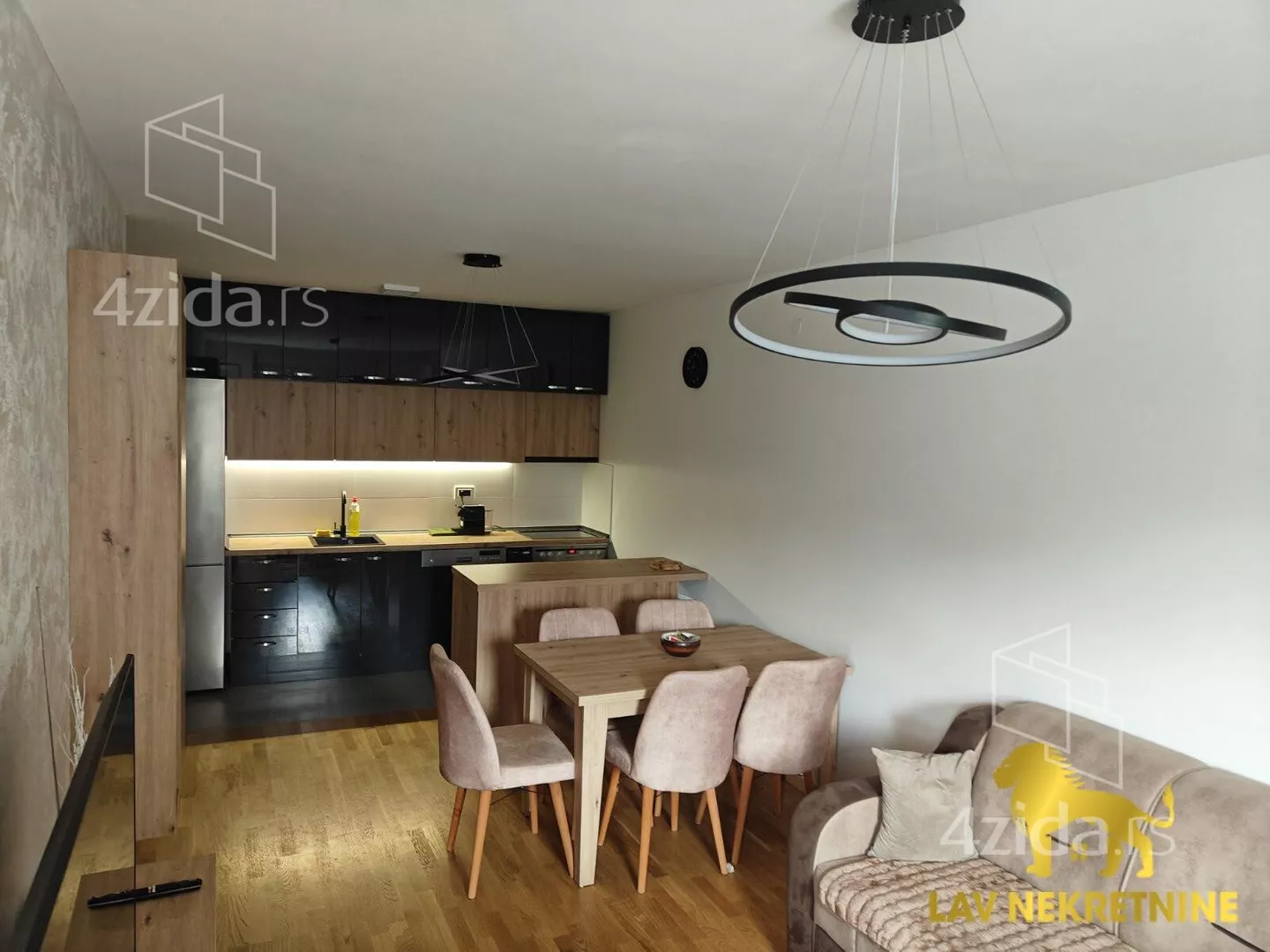 Dvoiposoban stan | 4zida