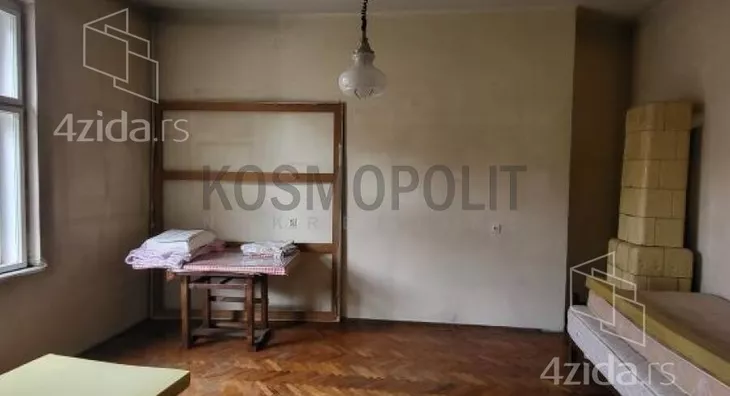 Četvoroiposoban stan | 4zida