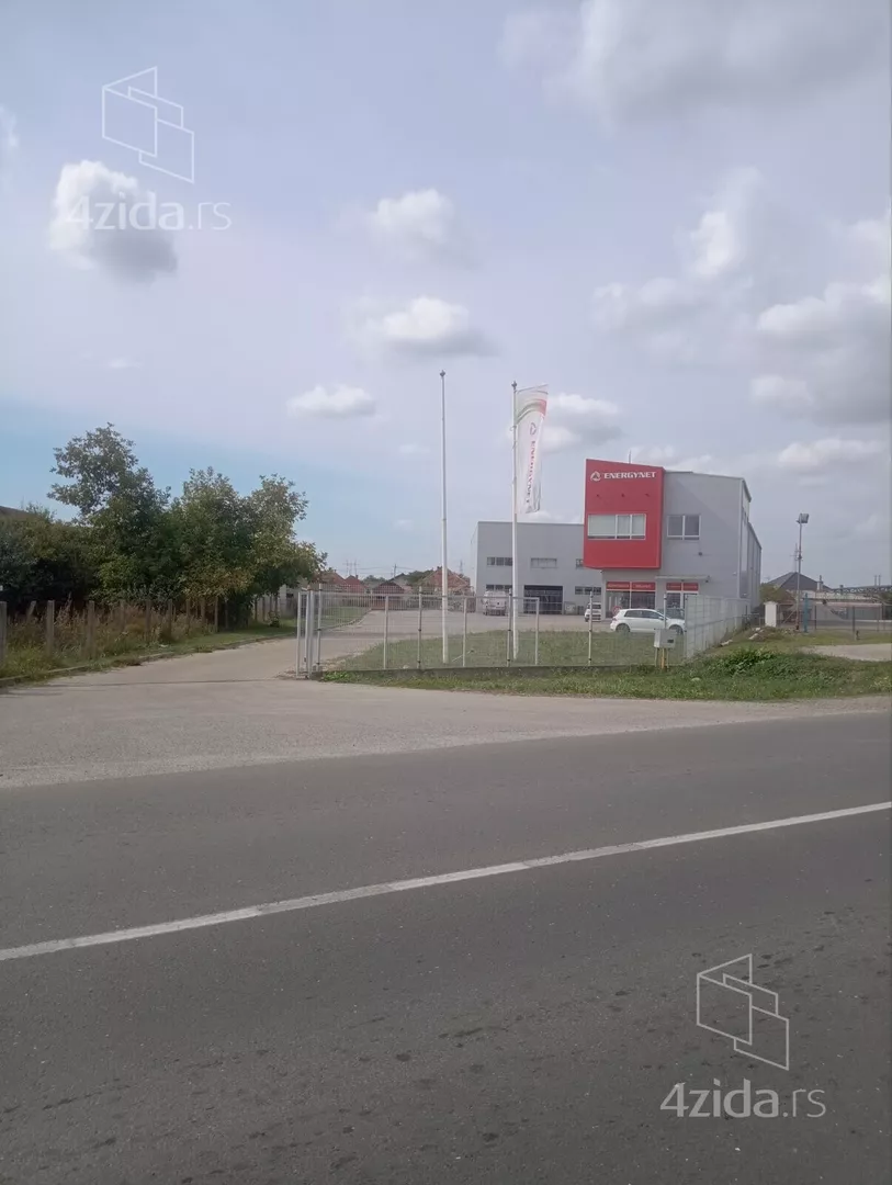 Poslovna zgrada | 4zida