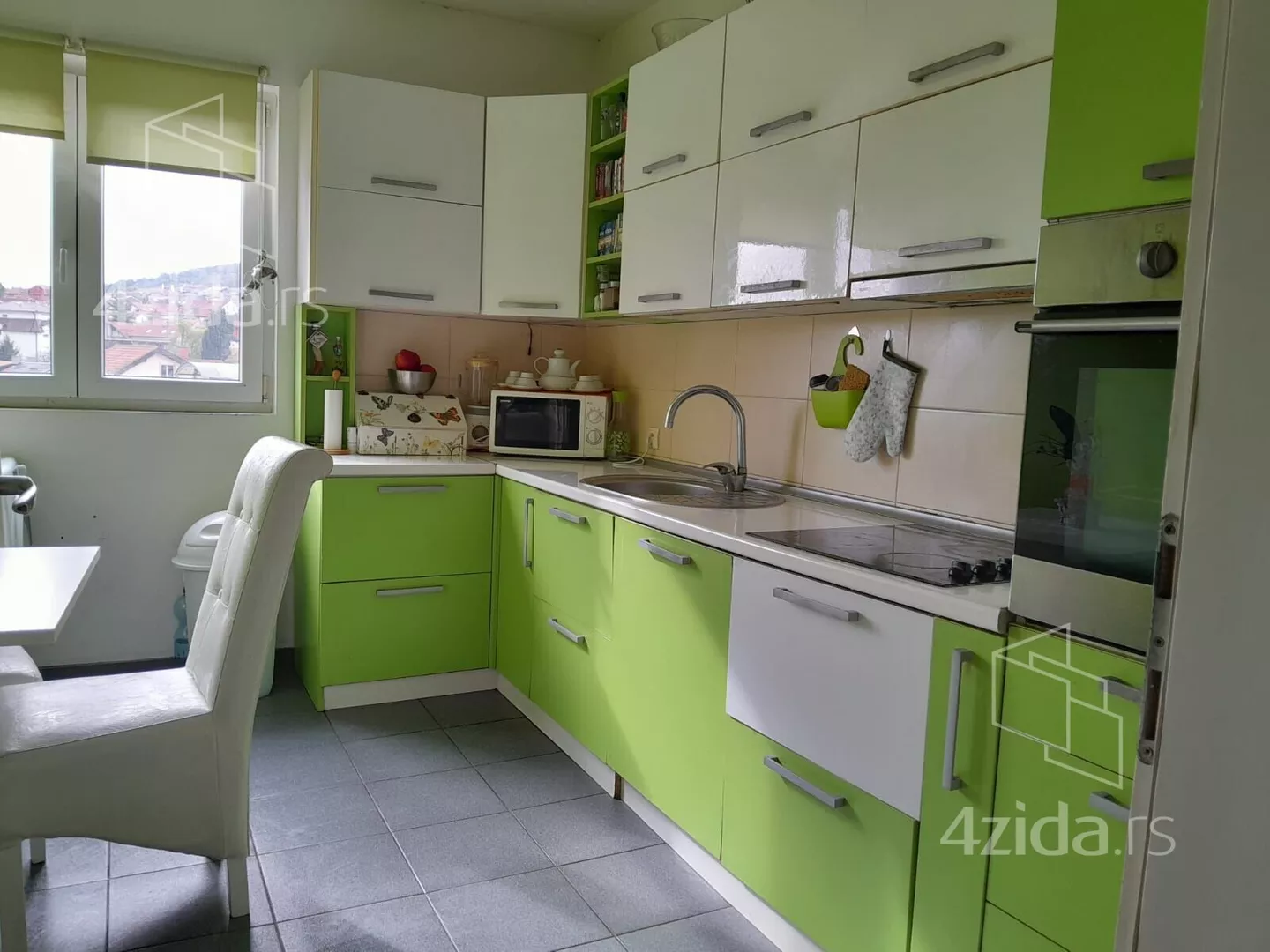 Troiposoban stan | 4zida