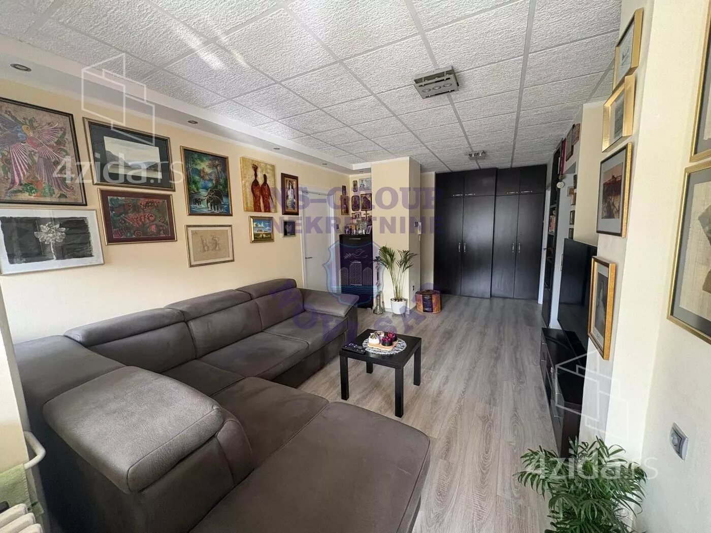 Dvoiposoban stan | 4zida