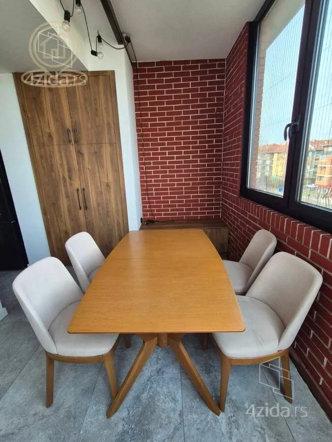 Troiposoban stan | 4zida