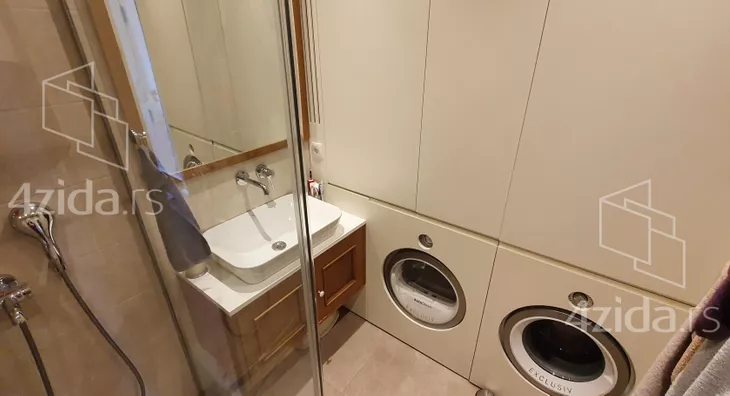 Četvoroiposoban stan | 4zida