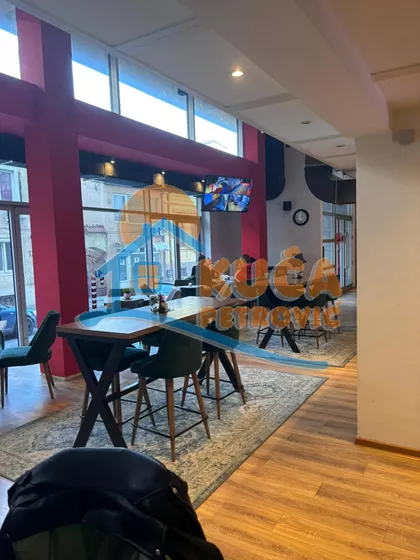 Učitelj Tasina | 4zida.rs