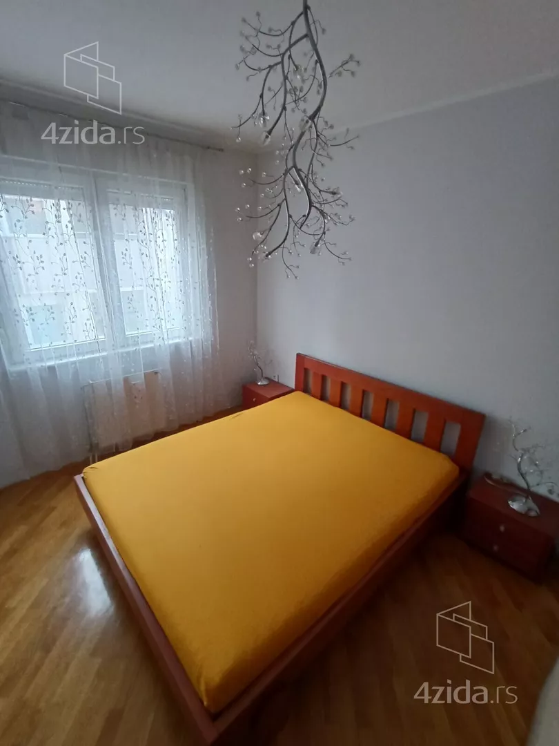 Četvoroiposoban stan | 4zida