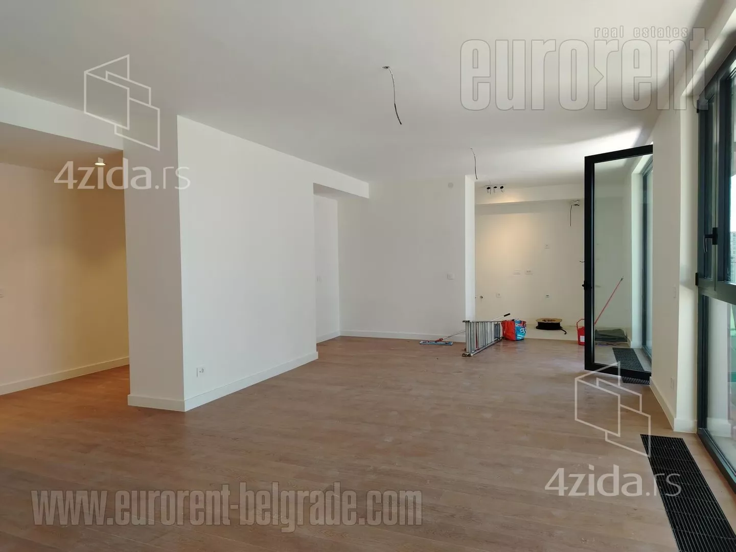 Sedmosoban stan | 4zida