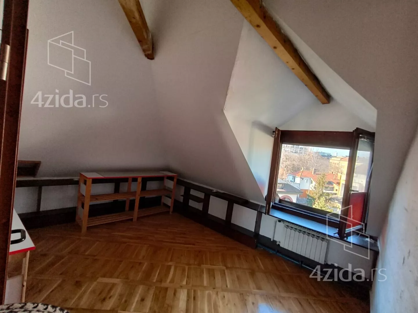 Četvoroiposoban stan | 4zida