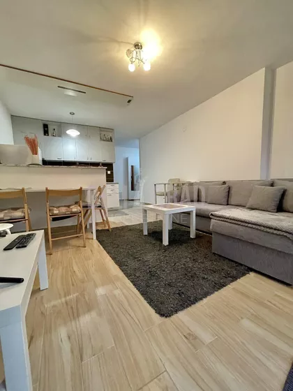 Jovana Deretića | 4zida.rs