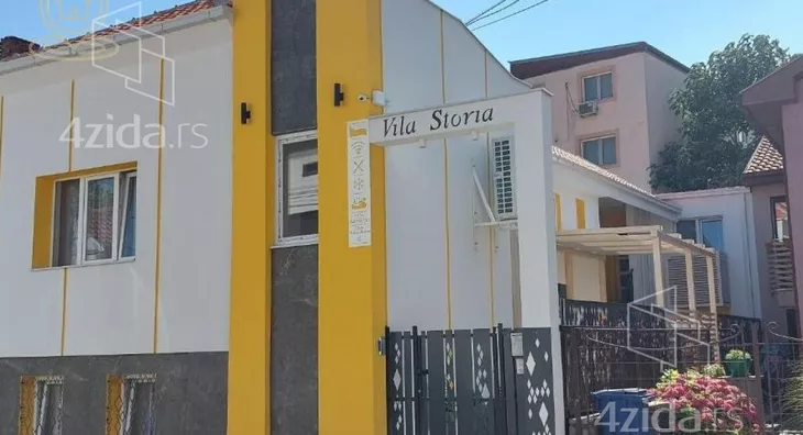 Poslovna zgrada | 4zida