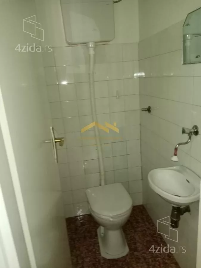 Četvoroiposoban stan | 4zida