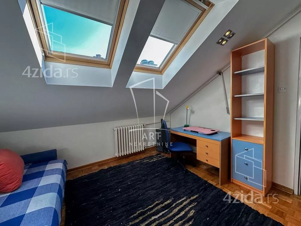 Troiposoban stan | 4zida