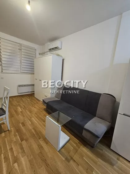 Bulevar revolucije | 4zida.rs