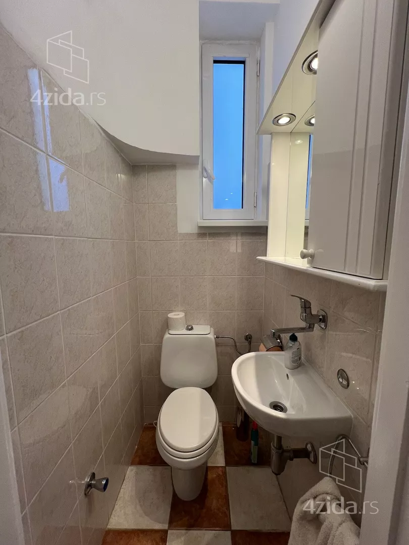 Troiposoban stan | 4zida