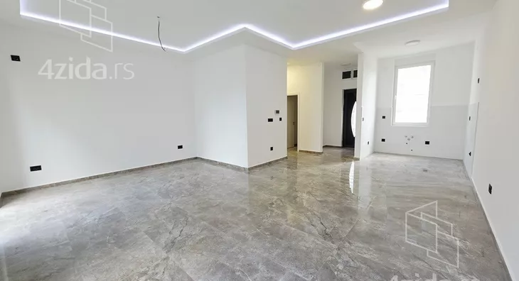 Četvoroiposoban stan | 4zida