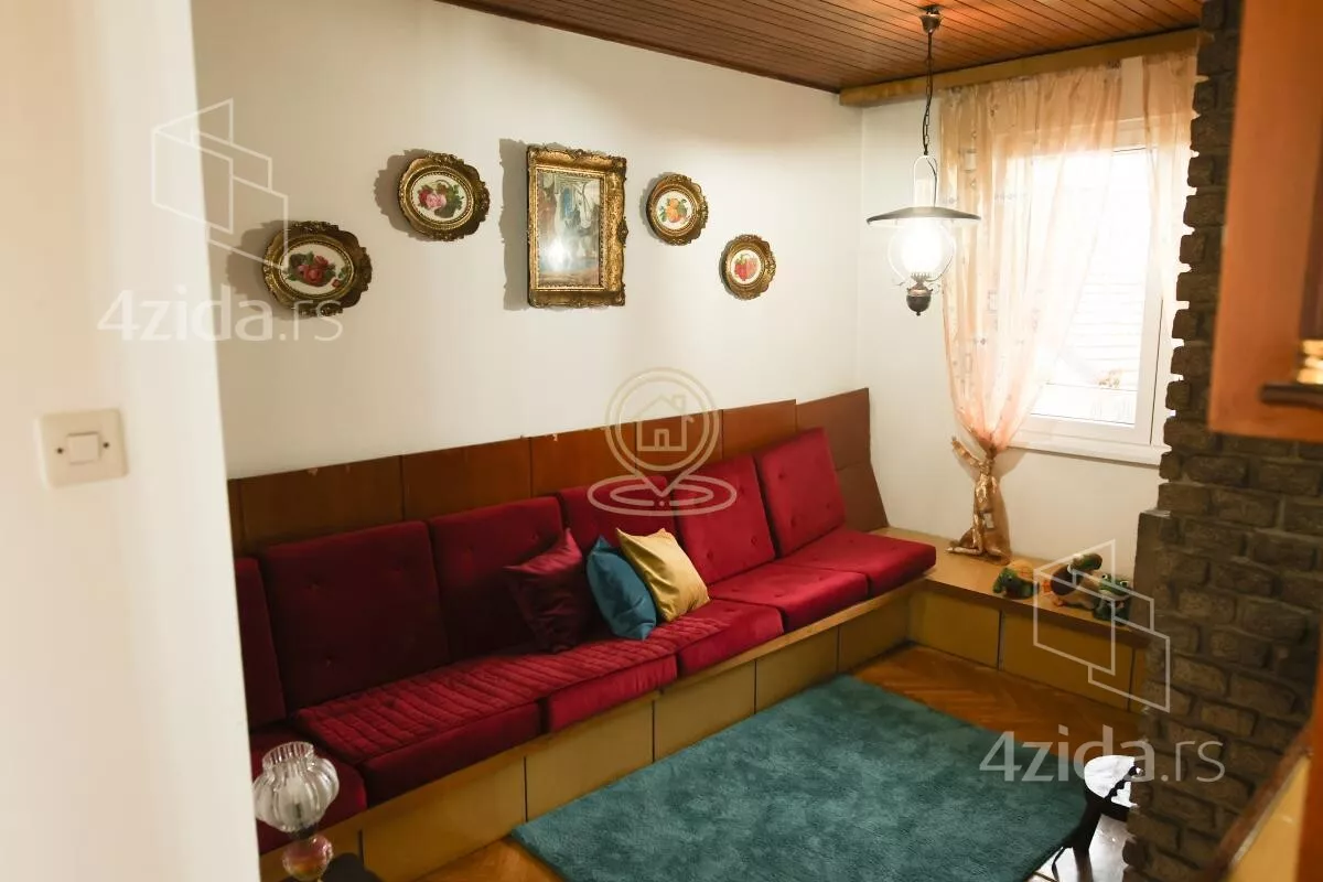 Petosoban stan | 4zida