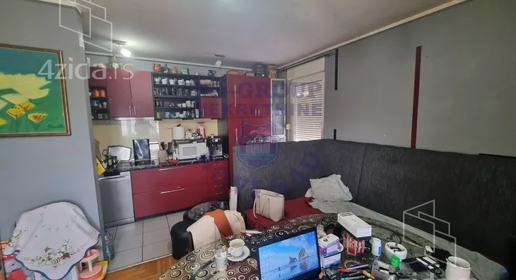 Šestosoban stan | 4zida